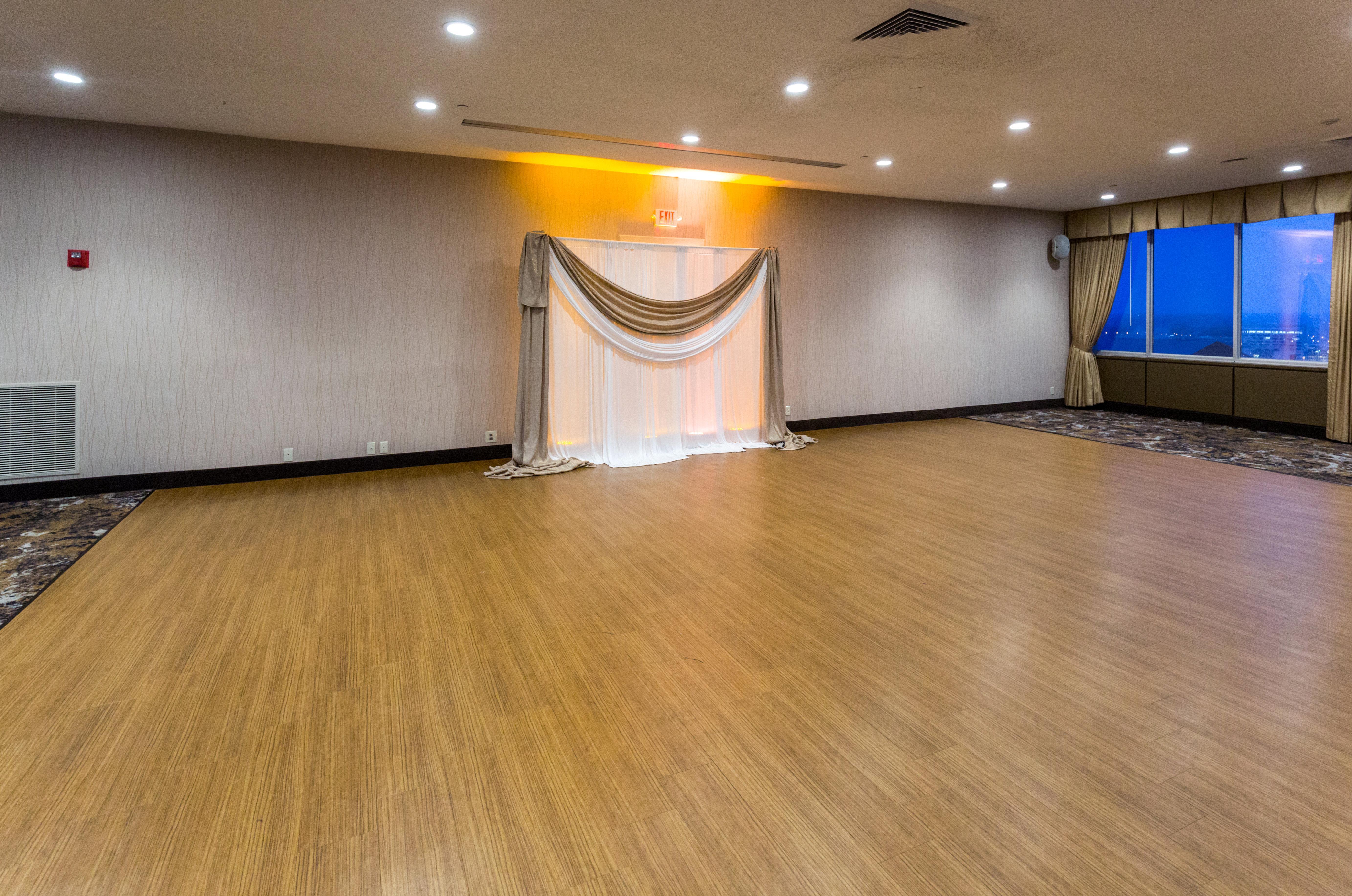 德梅因市中心怜悯校区假日酒店 得梅因 外观 照片